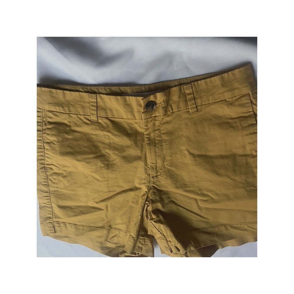 Old Navy Everyday Short Women’s Size 4 color mustard